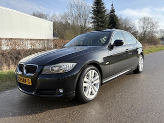 BMW 320i High Executive / AUTOMAAT / LEER / NAVI / SCHUIFDAK