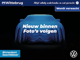 Volkswagen T-Cross 1.0 110PK R-Line / R-Line Interieur + Extrerieur / Digitale Cockpit / Alarmsysteem Klasse 3 / Achteruitrijcamera / Stoelverwarming