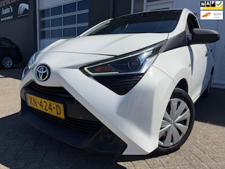 Toyota Aygo 1.0 VVT-i x-fun van 2de Eigenaar in 5 drs en bluetooth telefoon en airco en cruise controle