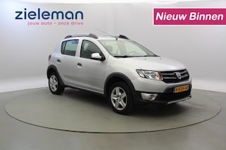 Dacia Sandero Stepway 0.9 TCe Laureate - Navi, Trekhaak, Cruise