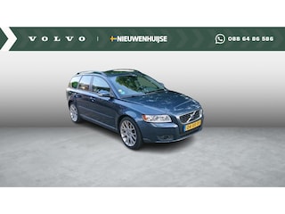 Volvo V50 2.0 Edition II 18" licht metalen| lederen bekleding | Schuif/kantel dak | Parkeersensoren achter | trekhaak | Bi- xenon koplampen | Roof rails | verwarmde voorstoelen |