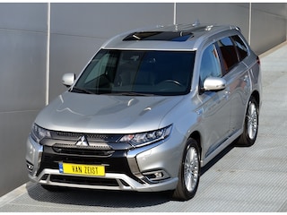 Mitsubishi Outlander PHEV 2.4 INSTYLE 4WD | PLUG IN HYBRID | V2G | FULL OPTIONS | SCHUIDAK | ADAPTIEF CRUISE | FABRIEKGARANTIE TOT 11-11-2029* | ALL IN RIJKLAARPRIJS