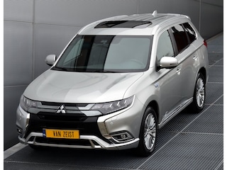 Mitsubishi Outlander 2.4 PHEV Instyle | PLUG IN HYBRID | V2G | FULL OPTIONS | SCHUIFDAK | ADAPTIEF CRUISE | FABRIEKGARANTIE TOT 10-08-2028* | ALL IN RIJKLAARPRIJS