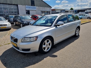 Volvo V50 1.6 D2 S/S Momentum Navi! Bj:2011