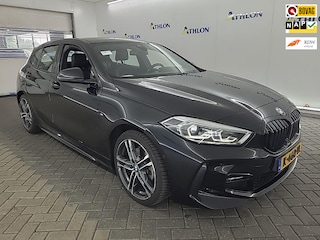 BMW 118i High Executive+M sport+Navigatie+camera+audio+parking+comf-Pack+18"lmv+body-Kitt = SUPER !!!