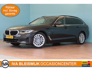 BMW 5-serie Touring 520e Business Edition Plus | NAVI | PDC V+A | LEER | ELEKTR STOEL+KLEP | TREKHAAK INKL |