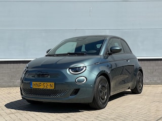 Fiat 500 42kWh 118pk Aut G. Armani Edition | Panorama Dak | Adaptieve Cruise | Carplay | Navigatie | Parkeersensoren | Achteruitrij Camera