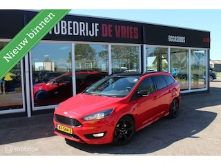 Ford Focus Wagon 1.5 Red Edition 18Inch/Trekhaak/NAP/Cruise