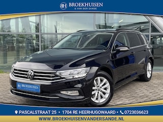Volkswagen Passat Variant 1.5 TSI Business 150pk Navigatie / Stoelverwarming / Trekhaak