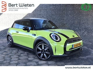 Mini Cooper 1.5 Camden Plus Edition | Geen import | Schuifdak