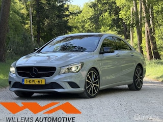 Mercedes-Benz CLA 200 Ambition Automaat / Leder / Led