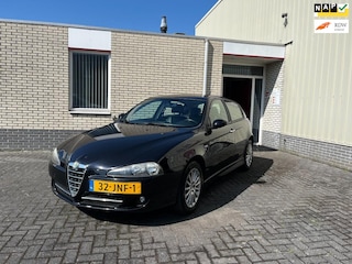 Alfa Romeo 147 1.6 T.Spark LEER,AIRCO,BOEKJES