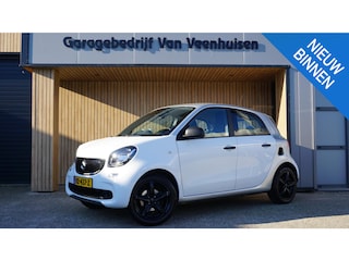 Smart Forfour 1.0 71pk 5Drs Business Solution Airco LED Bluetooth 16inch LM 2-Tone lak *NL auto* 1e Eigenaar 61201km!