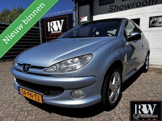 Peugeot 206 1.4-16V Gentry met nieuwe APK!
