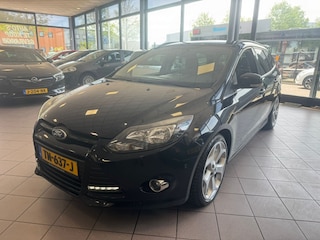 Ford Focus Wagon 1.6 EcoB. Lease Ti. TREKHAAK APK 10-25 BJ 2011 !!!