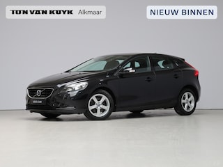 Volvo V40 1.6 T2 Momentum / Cruise Control / Parkeersensoren Achter / Navigatie /
