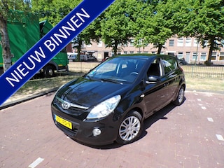 Hyundai i20 1.4i DynamicVersion ZEER GOED ONDERHOUDEN