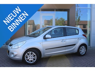 Hyundai i20 1.4i DynamicVersion Airco Trekhaak met nieuwe APK