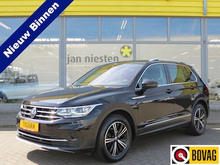 Volkswagen Tiguan 1.5 TSI Elegance -150pk- Automaat | Trekhaak | Matrix LED | Stuur Verwarming | Dodehoek Sensor | Park Assist | Rijklaarprijs incl. 1 jaar Bovag garantie