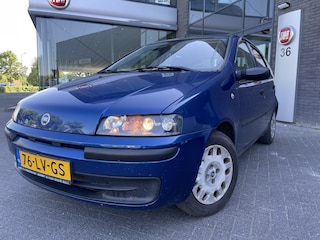 Fiat Punto 1.2 Dynamic Airco - nieuwe APK - ingeruild door eerste eigenaar - de auto heeft lichte schade