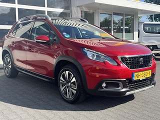 Peugeot 2008 1.2 PureTech Blue Lease Executive Panoramadak Cruise control Achteruitrijcamera Navigatie Apple Carplay/Android Auto