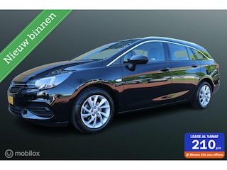 Opel Astra Sports Tourer 1.2 Business Elegance 130 PK, Trekhaak, Voor / achter Pdc + Camera, App connect, Comfort stoel, Cruise, Navi, Airco, 16 inch Lmv.