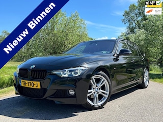 BMW 3-serie Touring 318i Executive Automaat / M-Pakket / Sport-Leder / Navi / Trekhaak / Clima / 18" Velgen / PDC / Cruise / LED /
