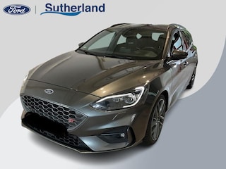 Ford Focus Wagon 2.3 EcoBoost ST-3 | Adaptive cruise control | Adaptive LED | Trekhaak | Winter Pack | Bang&Olufsen | Elektrische achterklep | Head up Display