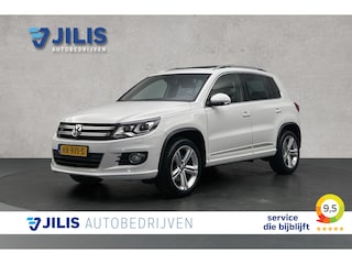 Volkswagen Tiguan 1.4 TSI R-Line Edition | Elektrisch panoramadak | Bi-Xenon | Verwarmde sportstoelen | Trekhaak