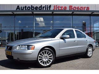 Volvo S60 2.4 Kinetic Zwart Leder | ECC | 17 Inch LMV | Trekhaak | Dealer Onderhouden!!
