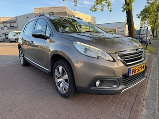 Peugeot 2008 1.2 VTi Allure Pack Premium Plus 140.000km Airco/ECC,Cruisecontrol,Navigatie,Half Leder
