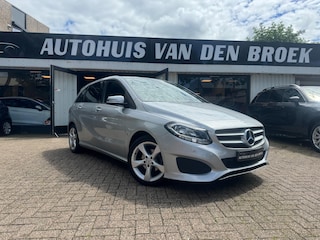 Mercedes-Benz B-klasse 180 Ambition Navi Airco Cruise Ctr Pdc Stoelverw Trekh Lmv Elek Pakket