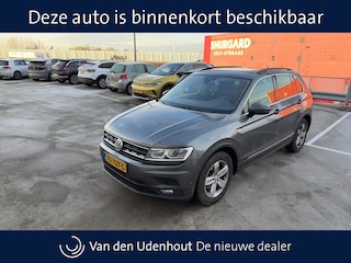 Volkswagen Tiguan 1.5 TSI ACT Comfortline | Navi | Trekhaak | Panoramadak | VERWACHT