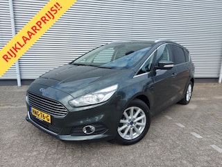 Ford S-MAX 1.5 Titanium, airco,trekhaak,navigatie,stoelverwarming,parkeersensoren,