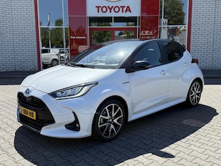 Toyota Yaris 1.5 HYBRID EXECUTIVE PANODAK JBL-AUDIO PARKSENSOREN V+A HEAD-UP NAVI BLIND-SPOT STOEL/STUURVERW  KEYLESS NL-AUTO DEALERONDERHOUDEN