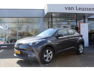 Toyota C-HR 1.2 TURBO AD-CRUISE KEYLESS CLIMA TREKGEWICHT 1300KG CAMERA DAB LM-VELGEN BLUETOOTH NL-AUTO
