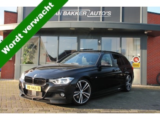 BMW 3-serie Touring 330i Performance ✅ CARPLAY ✅ Leer ✅ Trekhaak ✅ panodak