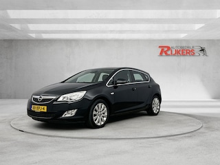 Opel Astra 1.4 Cosmo 100pk,Cruise Control,Navigatie,Climate Control,Parkeersensoren,Trekhaak,NL Auto, Goed onderhouden