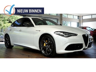 Alfa Romeo Giulia 2.0 T Veloce ti | 280 PK | | Carbon Elementen | | Awd |