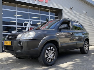 Hyundai Tucson 2.0i Dynamic - Airco I Comfort pakket I Trekhaak I APK 01-2026