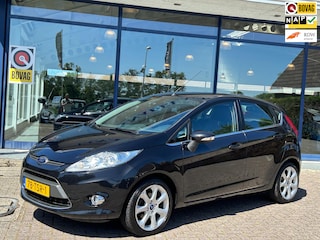 Ford Fiesta 1.25 Titanium 5Drs 82PK Leer Clima Cruise Park.Sens Trekhaak NAP NL-Auto Zeer Nette Staat!