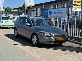 Volvo V50 2.4 Momentum | Automaat | Airco | Cruise | Trekhaak