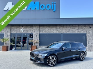 Volvo V60 2.0 T8 Recharge AWD *R-Design* 1e Eigenaar / Black Edition / Harman Kardon / Adaptive Cruise / Leder / Camera / Trekhaak / 19"LMV