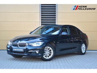 BMW 320i Luxury * Leder * Stoelverwarming * LED * Keyless *
