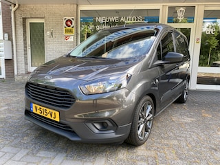 Ford Transit Courier 1.5 TDCI Ambiente Navigatie/Airco/Stoelverwarming/Elektr. verst.bare buitenspieg./Multifunct. Stuur/Tussenschot met ruit/Licht metalen velg./Links en rechts Schuifdeur/Trekhaak