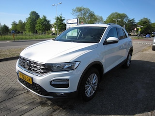 Volkswagen T-Roc 1.0 TSI Style Business navi trekh