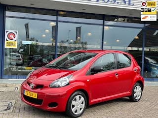 Toyota Aygo 1.0-12V Access 5Deurs NAP NL-Auto Nieuwe APK Dealeronderhouden!