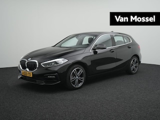 BMW 118i Executive Edition AUTOMAAT | NAVIGATIE | LED | HALF-LEDER