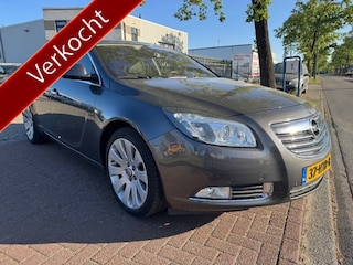 Opel Insignia 1.8 Cosmo 176.000km Airco/ECC,Navigatie,Half leder,Xenon