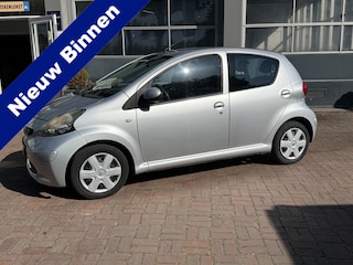 Toyota Aygo 1.0-12V 5-drs Bj 2006 Km 147.000 Nap